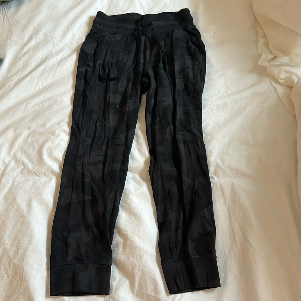 Lululemon Ready to Rulu Crop jogger